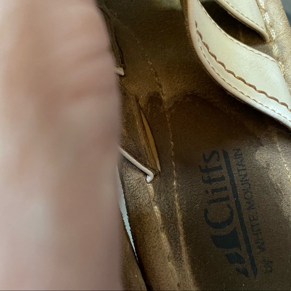 Cliffs by White Mountain Flip Flop Sandals - Picture 3 of 5